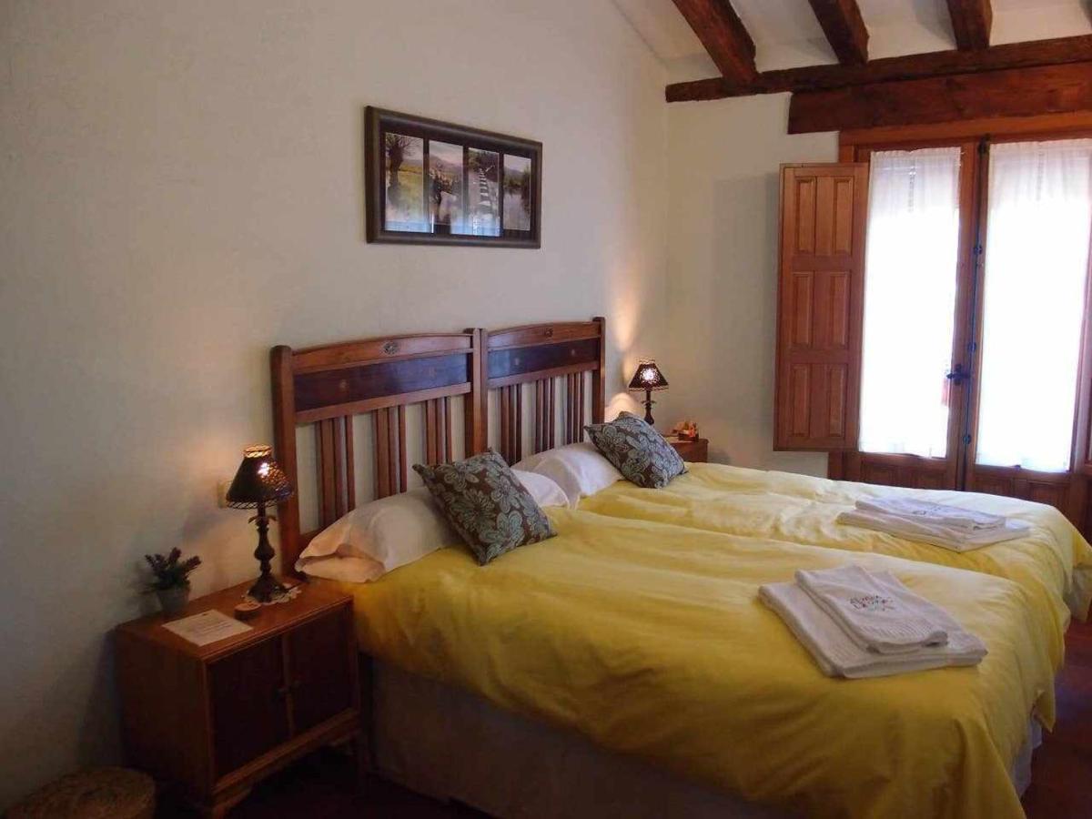 Agroturismo El Mirador de la Cigüeña Cabanillas del Monte Exterior foto